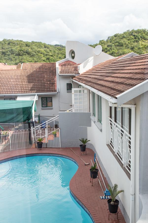 Готель 29 Polvy Street Mbombela Екстер'єр фото